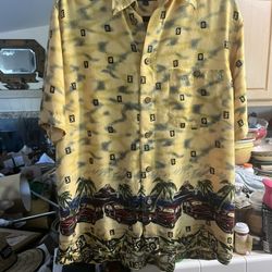 Vintage men’s Hawaiian shirt