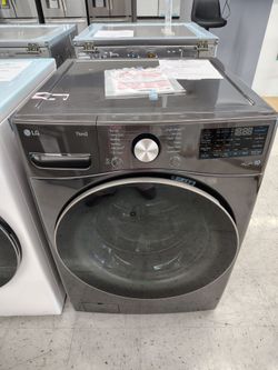 $729 LG 4.5 Cu Ft smart washer with turbo wash 360