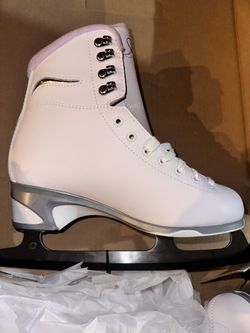 Women’s Size 7 Ice Skates 