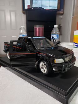 Ford F150 Harley Davidson 1/18 