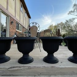 Very Nice  4 Flower Pots  20  Heights 17 opening