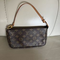 Louis Vuitton Pochette