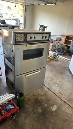 Vintage GE Double Wall Oven – Electric – Stainless Steel