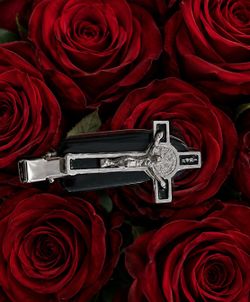Black hair clip