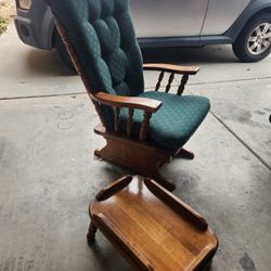 Towne Square Furniture Green Padded Rocking Chair Cushioned Seat