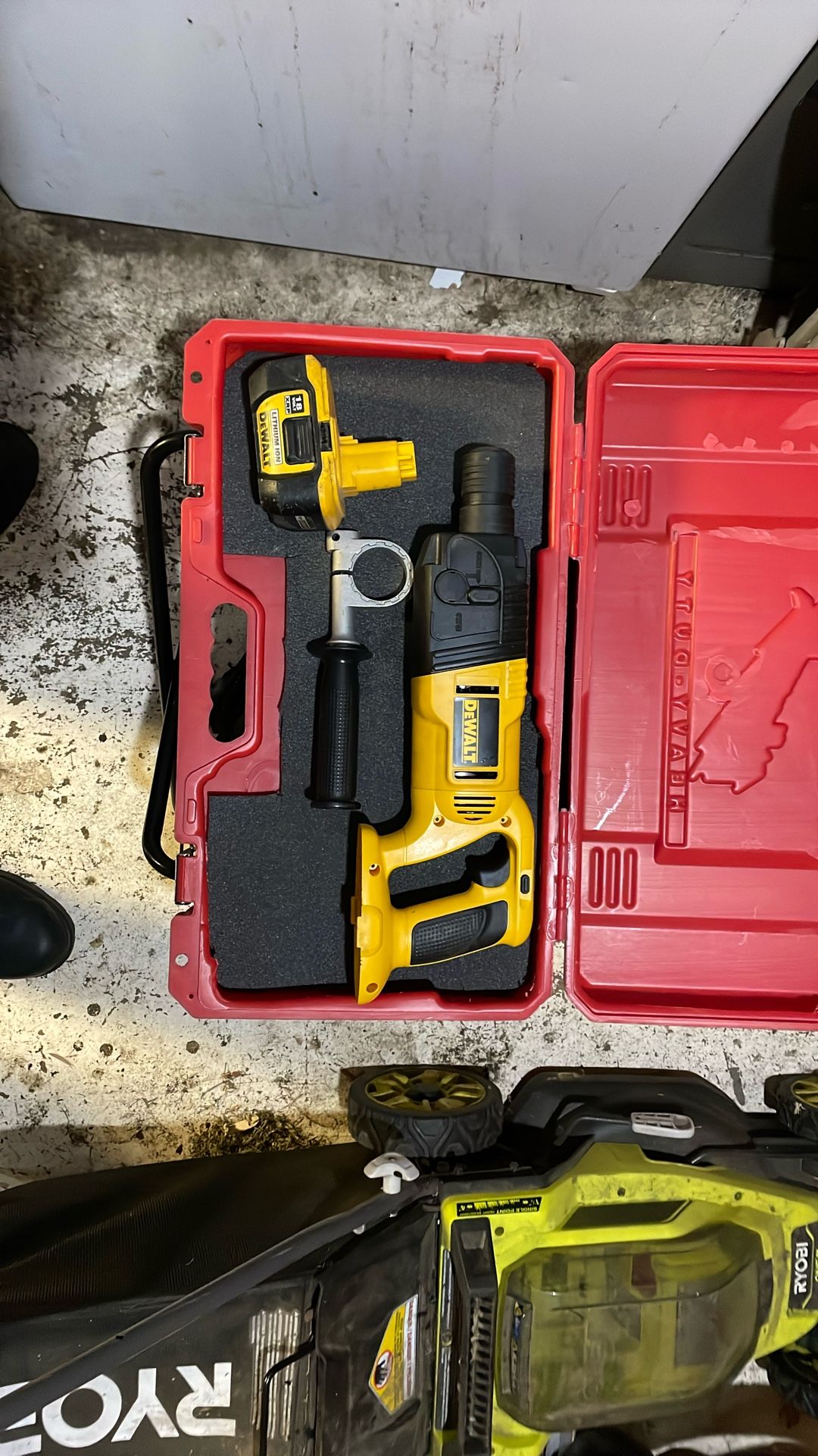 DeWalt SDS ROTARY HAMMER “steel Drilling” 1/2 In