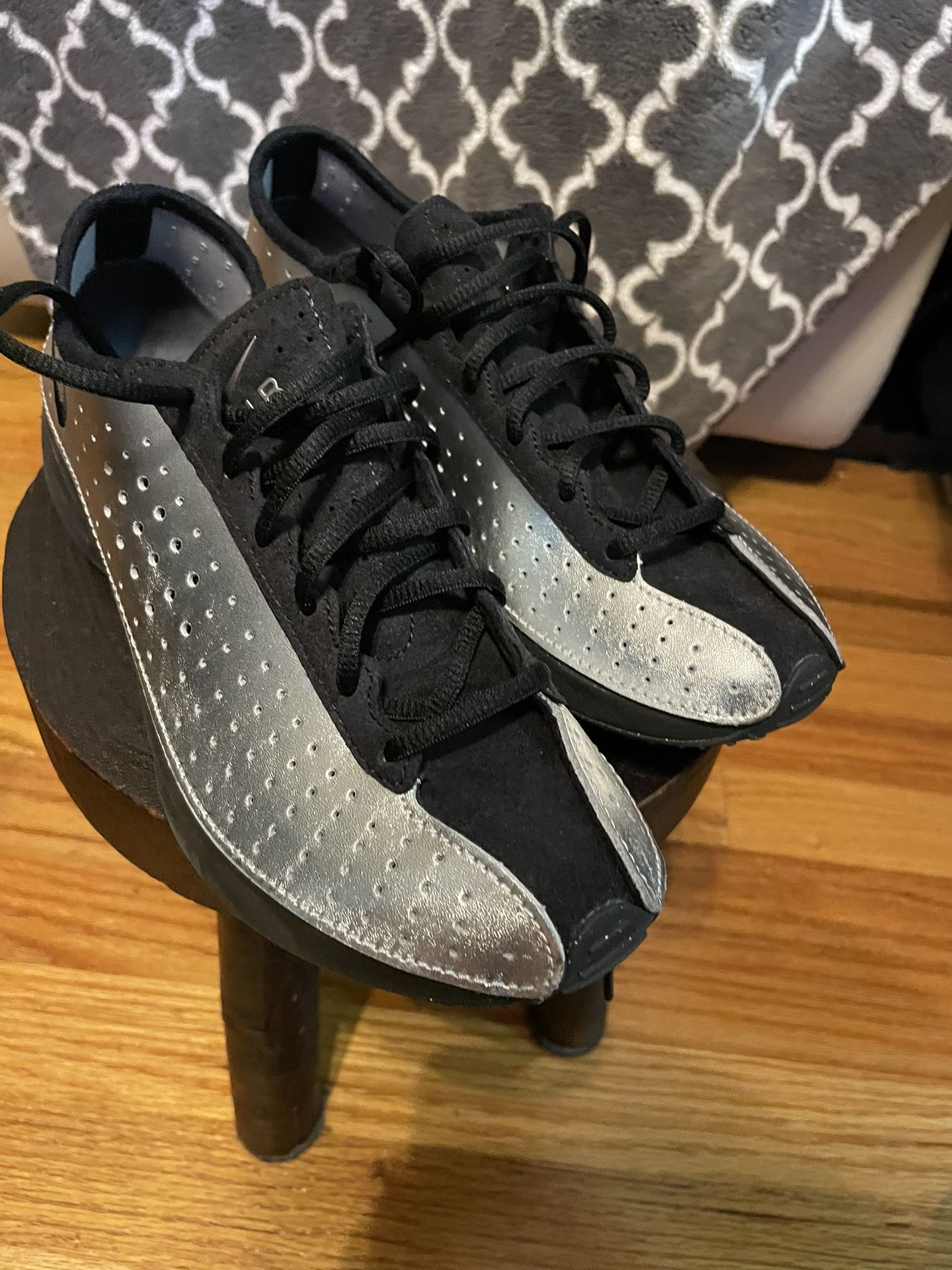 Nike Metallic/Blk, Size 8