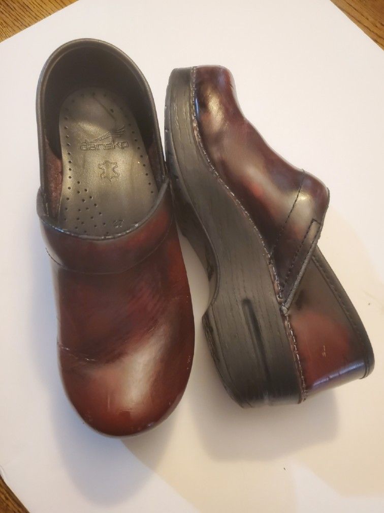 DANSKO Profesional Clogs Sz 37