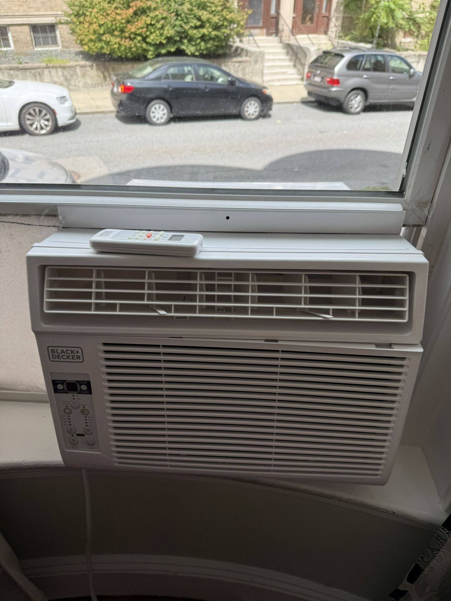 Black And Decker  WINDOW AIR CONDITIONER