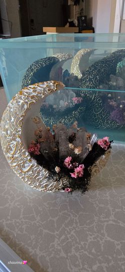 Moon crystals with real dried flower