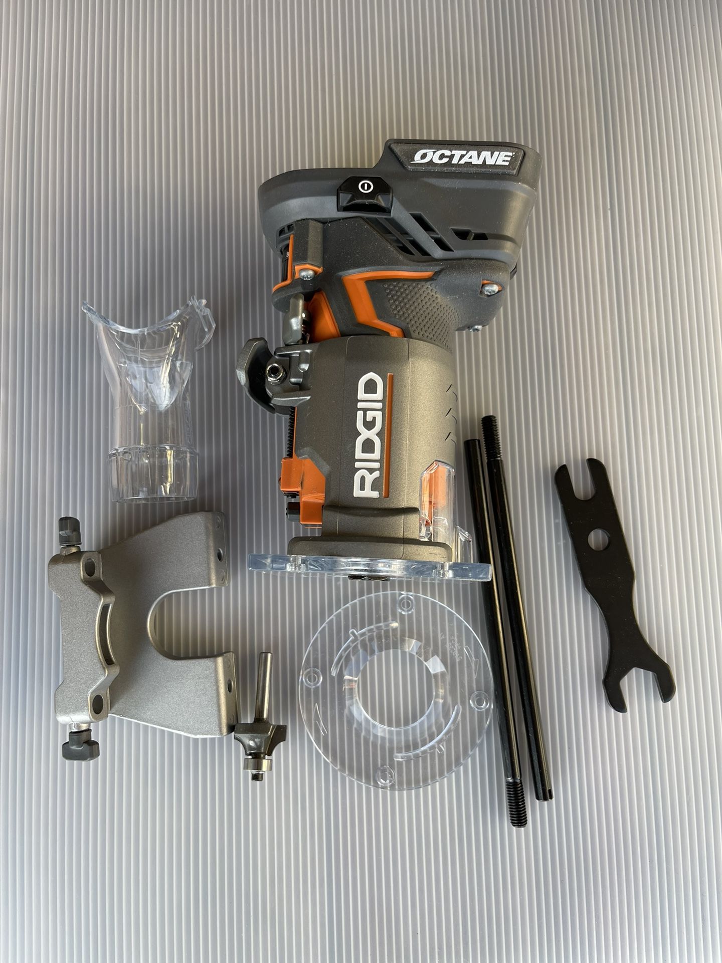 GOOD CONDITION RIDGID 18V Brushless Cordless Compact Router (Tool Only) NO BATTERY NO CHARGER