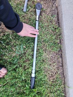 BLUE POINT 1/2" TORQUE WRENCH 50-250LB 