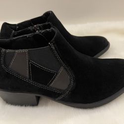 New! Earth Origins Women's, Christine Boot. Black Suede upper