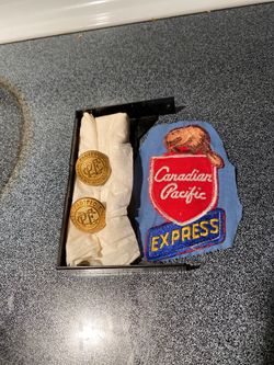 Canadian Pacific express patch and buttons