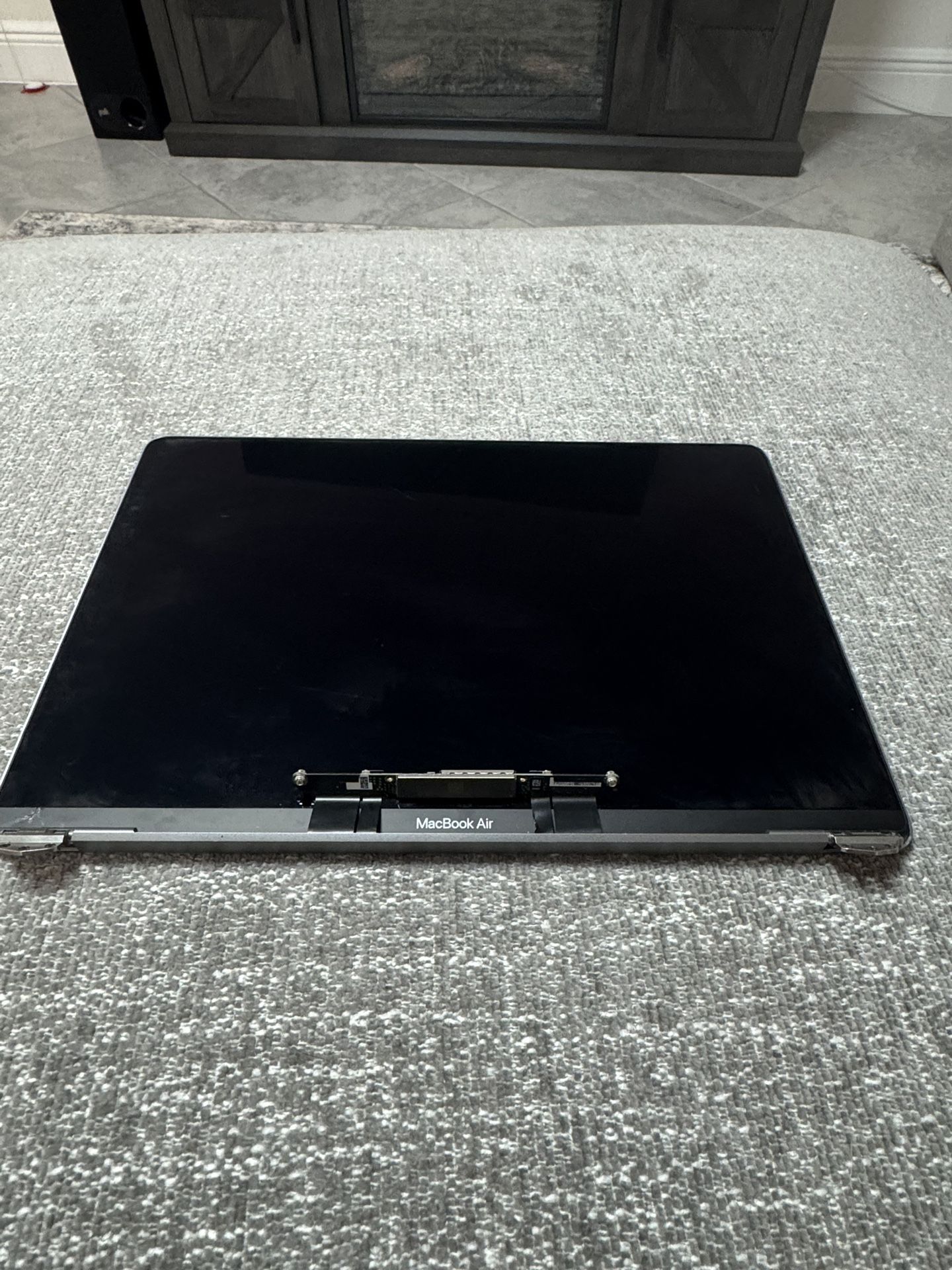 MacBook Air A2237 Screen Assembly (Cracked) – For Parts Only