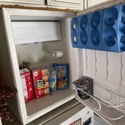 Mini Fridge Works Fine 