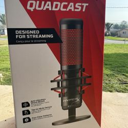Quad Cast streamer/ Gaming Microphone 