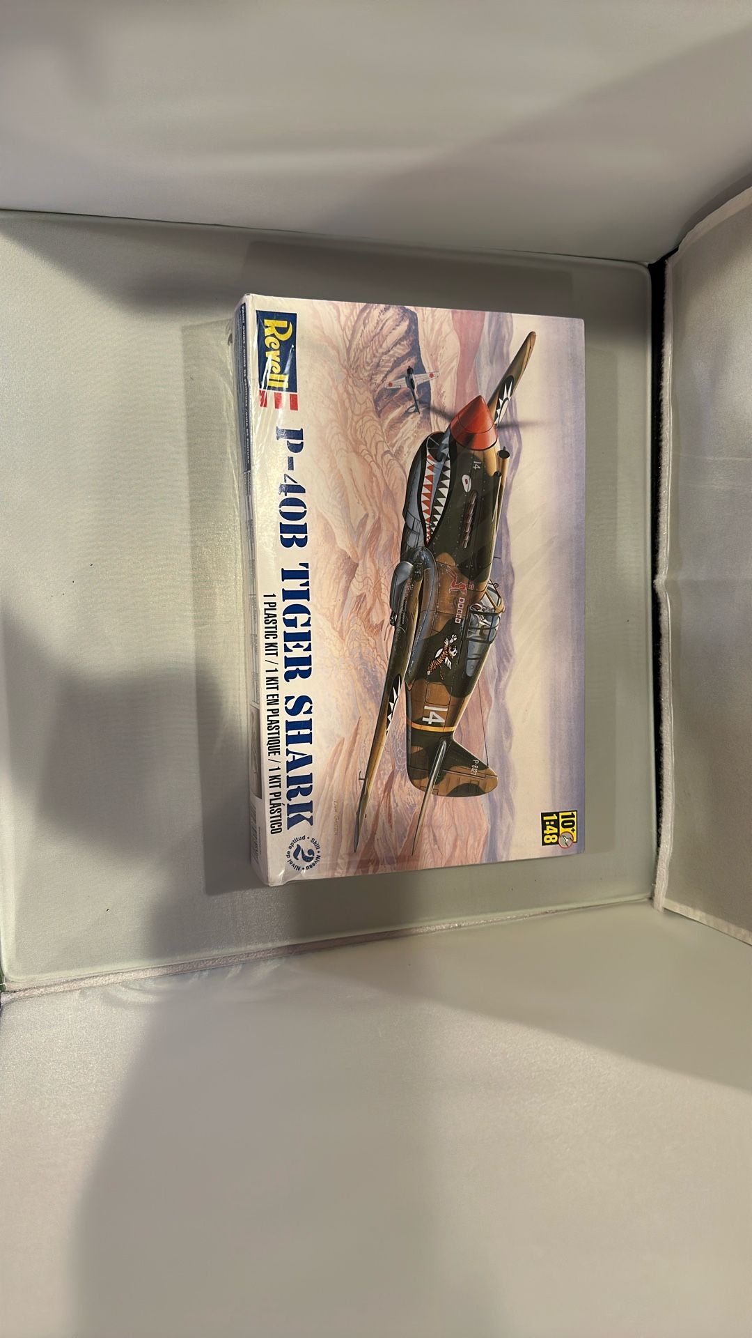 P 40 B Tiger Shark Model Kit New