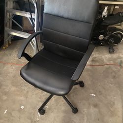 OFFICE CHAIR