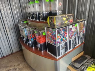 Candy vending machines 25 +dollar change machines