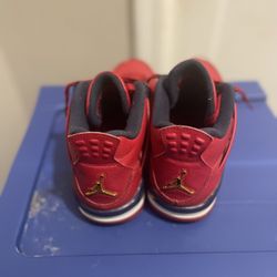 Retro Jordan 4