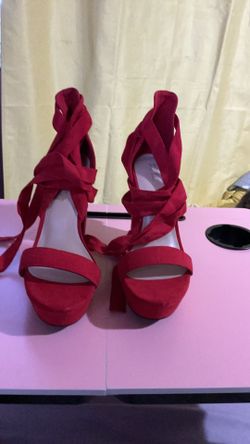 Dream Pairs. Lace up. Red suede Size 9.5
