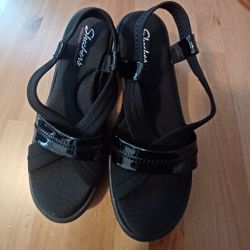 New Skecher Wedge Sandals Women's Size 9
