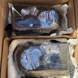 Toyota Tundra Head Lights 