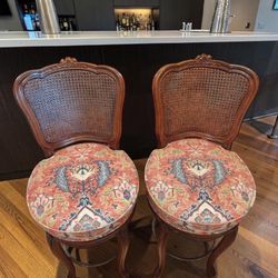 Beautiful set of 2 bar stools For Sale