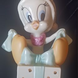 TWEETY  BIRD ORNAMENT