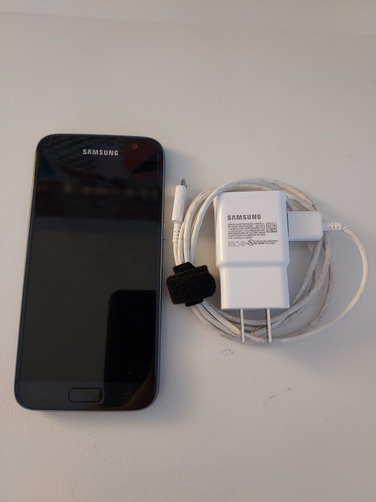 Samsung Galaxy S7- 32 GB - Black (Unlocked) - Includes Charger