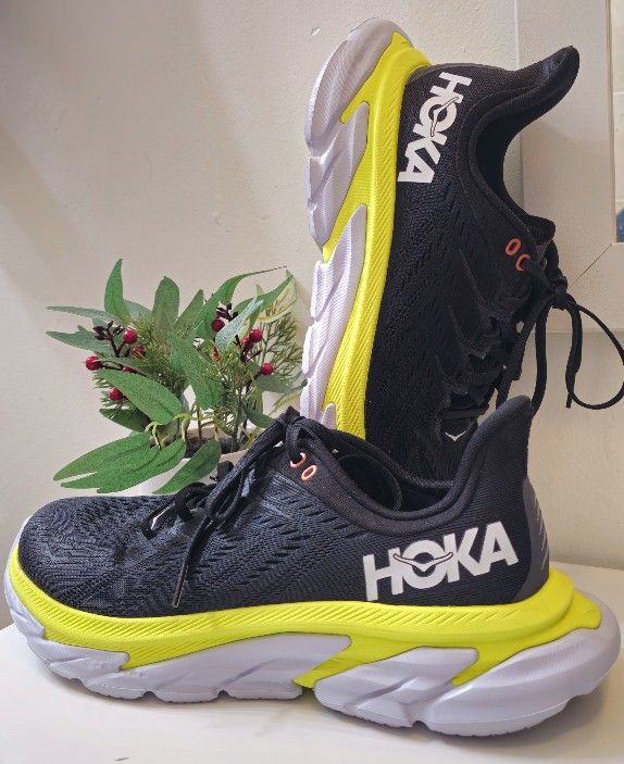 Hoka Clifton Edge Athletic Shoes Men's Size 11.5 Black
Excellent condition
Super clean inside and out
Pre-Loved
No box
Pls see all pictures for deta