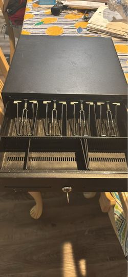 Cash box