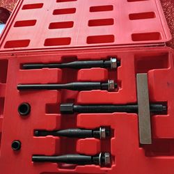 Puller tool set in case