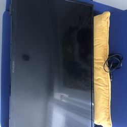 INSIGNIA 32 INCH TV 
