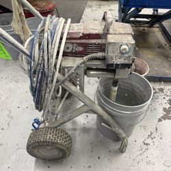 Titán 740 paint sprayer