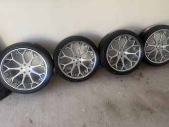 Brand new 22 inch Azad rims/tires fits Dodge Challenger never before driven on 🔥