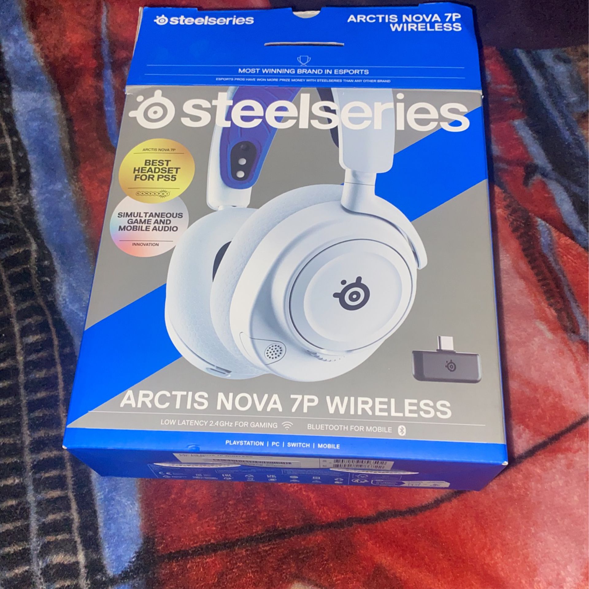 arctis nova 7p wireless headphones (white)