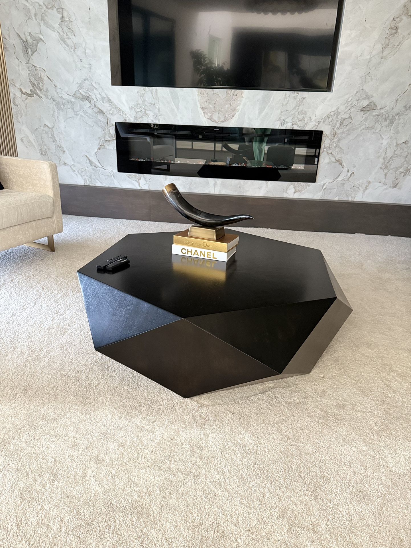 Coffee Table / Like NEW