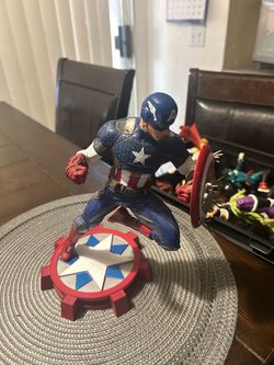 Captain America Marvel Collector Statue Figure