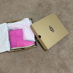 Ugg pink classic ll