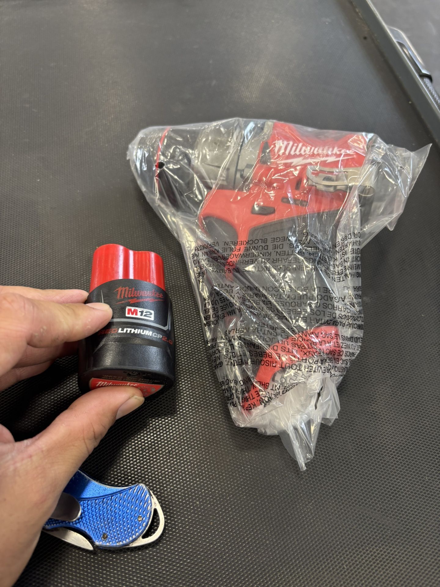 Milwaukee M 12 Drill