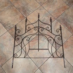 Antique Rustic Brown Wrought Iron Garden Fence - Metal Edging - Wall Decoration
