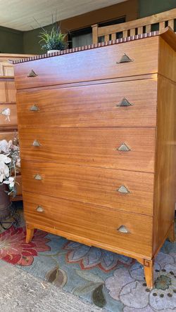 Gorgeous Mid 20 th CenturyChinoserie Pagoda Highboy Dresser by R-way