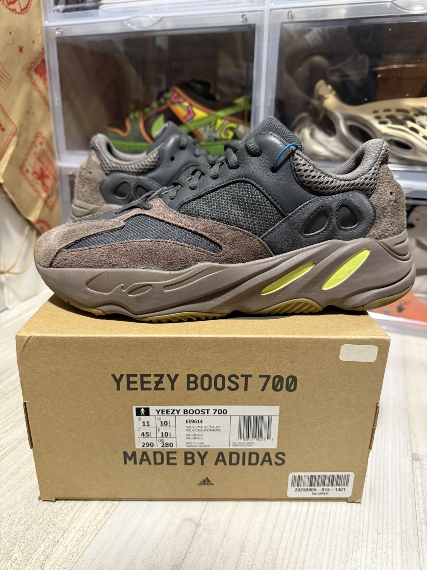 Adidas Yeezy 700 Mauve 
