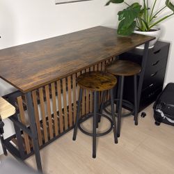 Kitchen Table With 2 Stools!