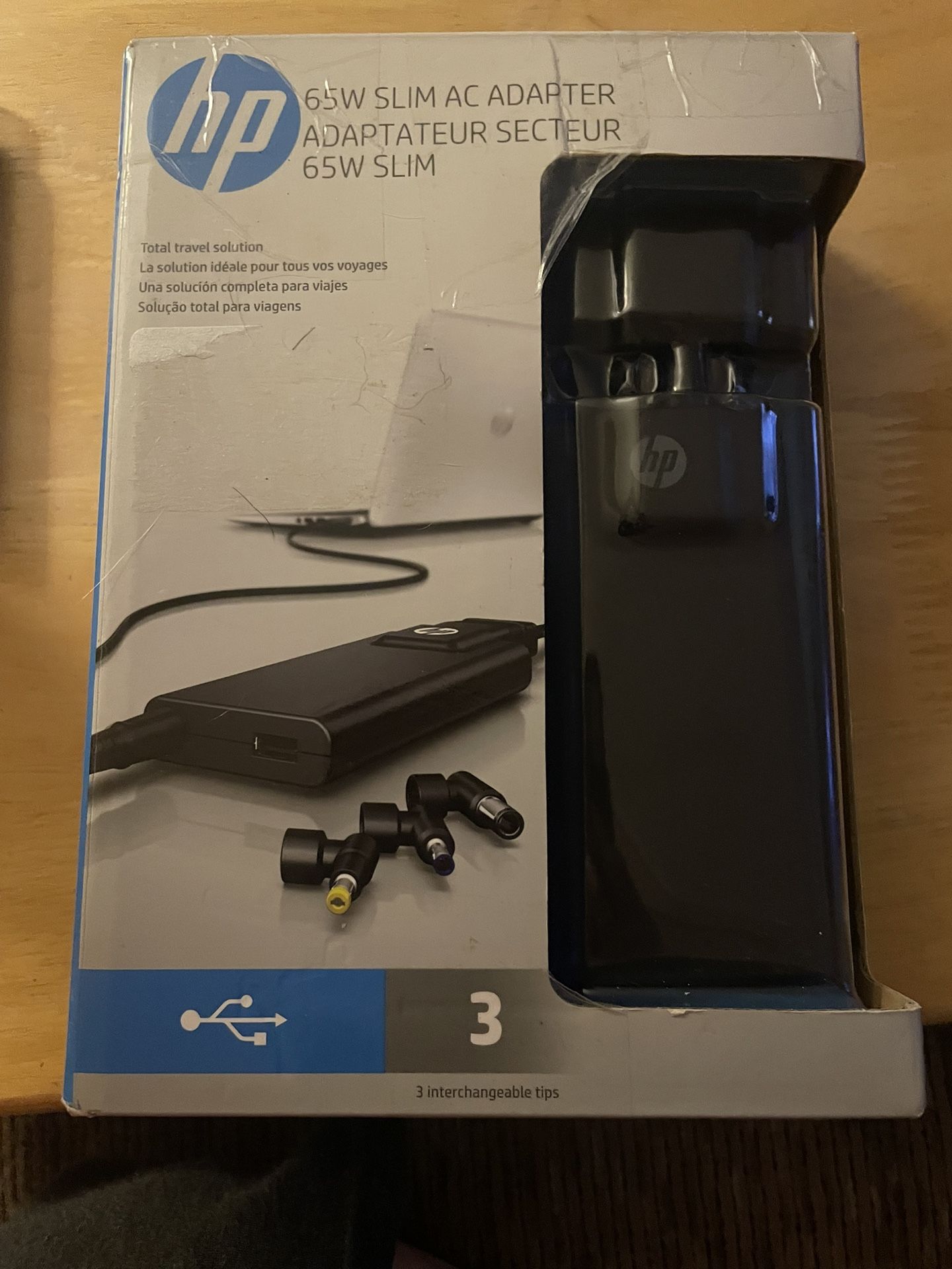 Hp 65w Slim AC Adapter With 3 Interchangeable Tips