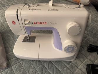 Singer simple 3232 Sewing Machine
