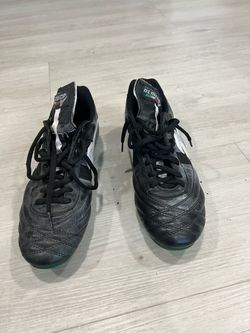 Soccer shoes size 10.5