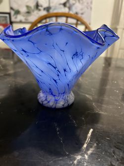 blue cobalt and white ruffle glass vase